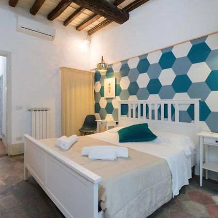F4 - Santa Croce One Bedroom Flat 2 To 4 Guests Firenze Bagian luar foto