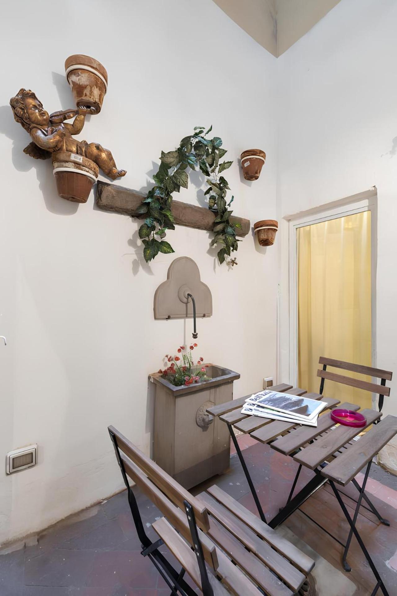 F4 - Santa Croce One Bedroom Flat 2 To 4 Guests Firenze Bagian luar foto